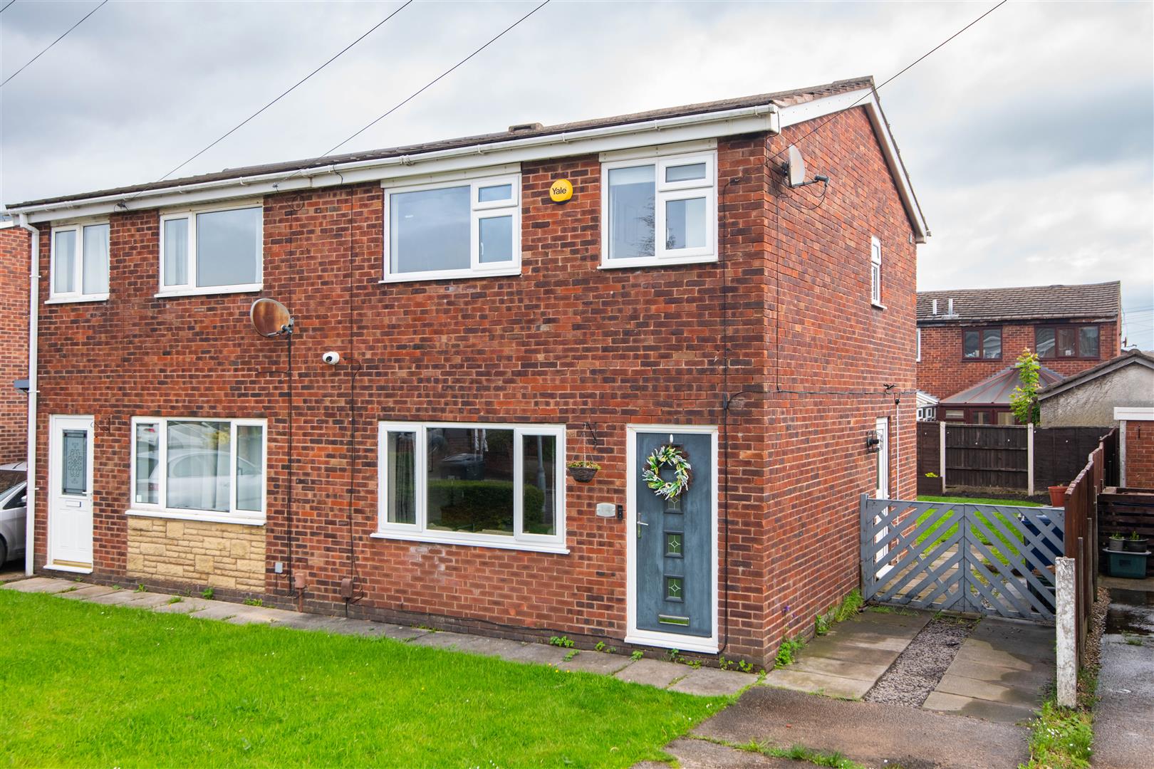 3 bed property in Alpine Close, Lostock Hall Preston